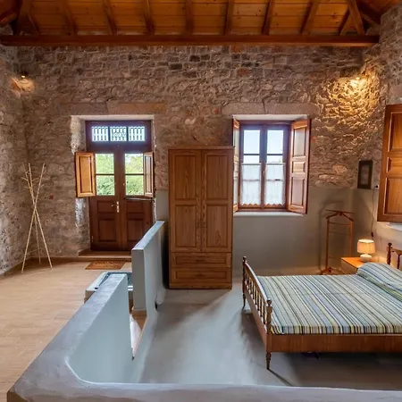 Old Winery Stonehouse Peleta