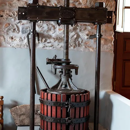 Old Winery Stonehouse Дом отдыха *