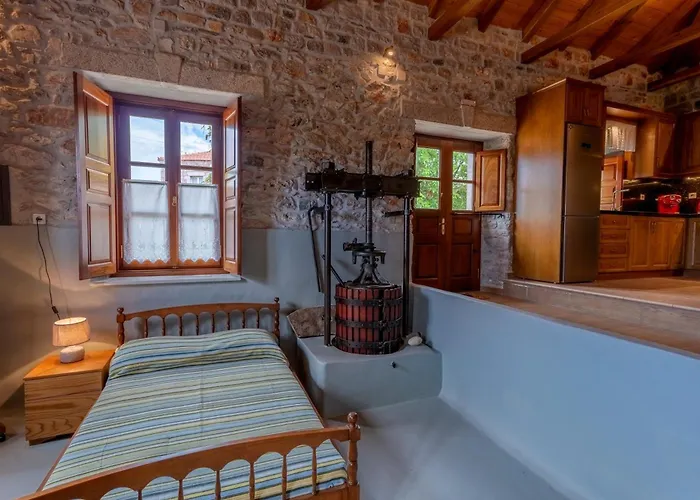 Old Winery Stonehouse Vakantiehuis Peleta